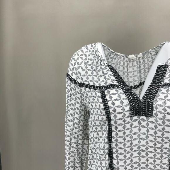 Gap Women's V Neck Geometric Print Popover Blouse Sz XS White Black Long Sleeve - Picture 2 of 8